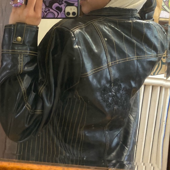 Leather jacket - Picture 2 of 3